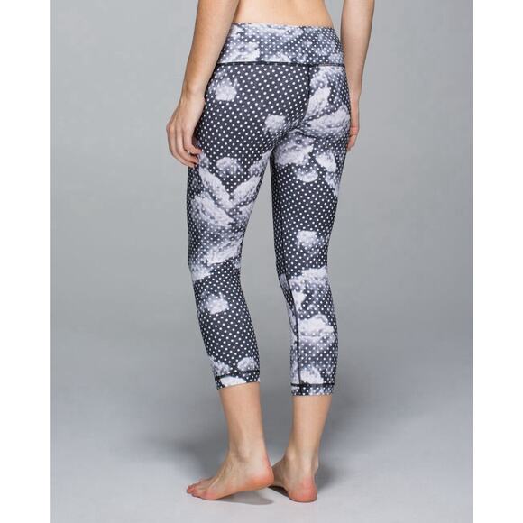 Lululemon Wunder Under Crop II Luon Dottie Dream Rose Neutral Blush Black Size 8 - Picture 3 of 15